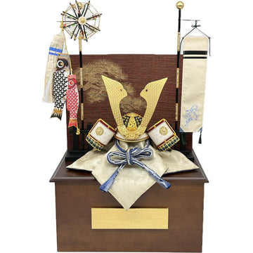 紺糸裾濃縅之兜　８号　金松収納飾