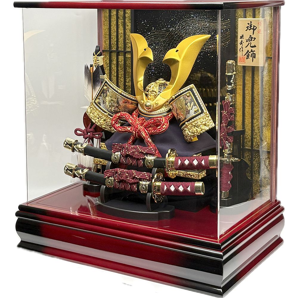 彫金兜　（三品揃） 12号 12号 彫金大鍬兜飾り アクリルケース – スガ人形店