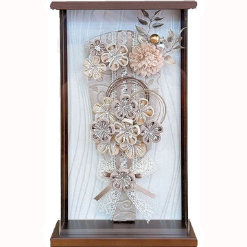 9号　アクリルブラウン額入り　つまみ羽子板　モカ梅