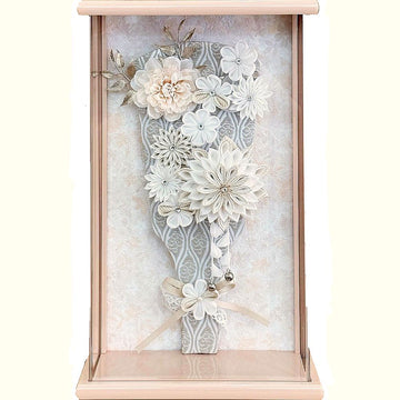 9号　アクリルピンク額入り　つまみ羽子板　ホワイトゴールド