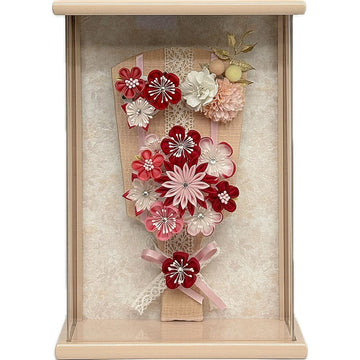 7号　アクリルピンク額入り　つまみ羽子板　赤ピンク